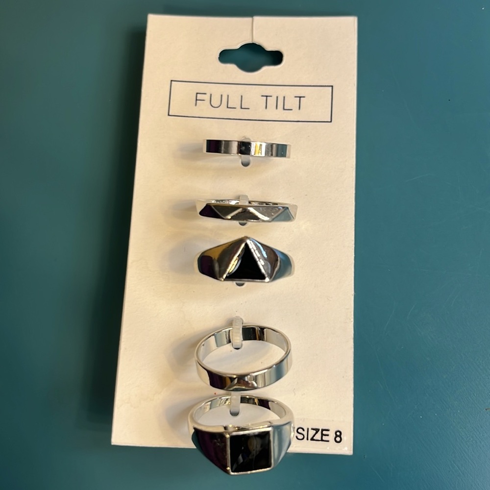 Set of Rings - Picture 2 of 3